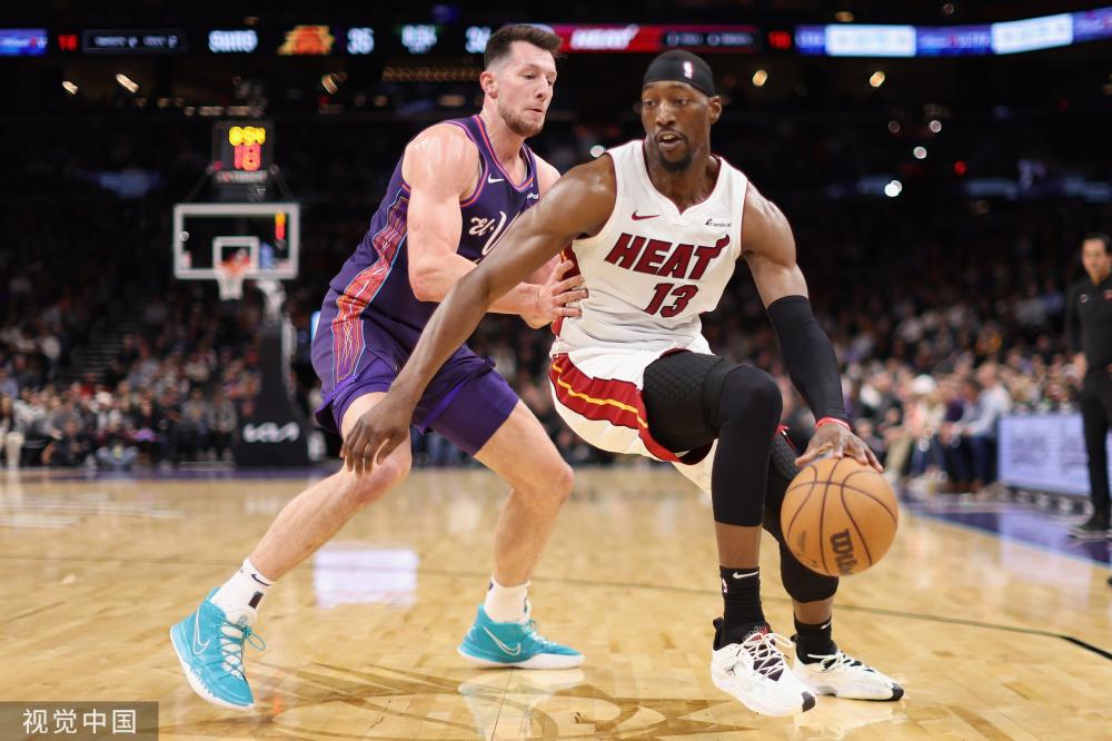 记者：切尔西中场霍尔加盟埃弗顿的转会费为2400万镑+浮动.